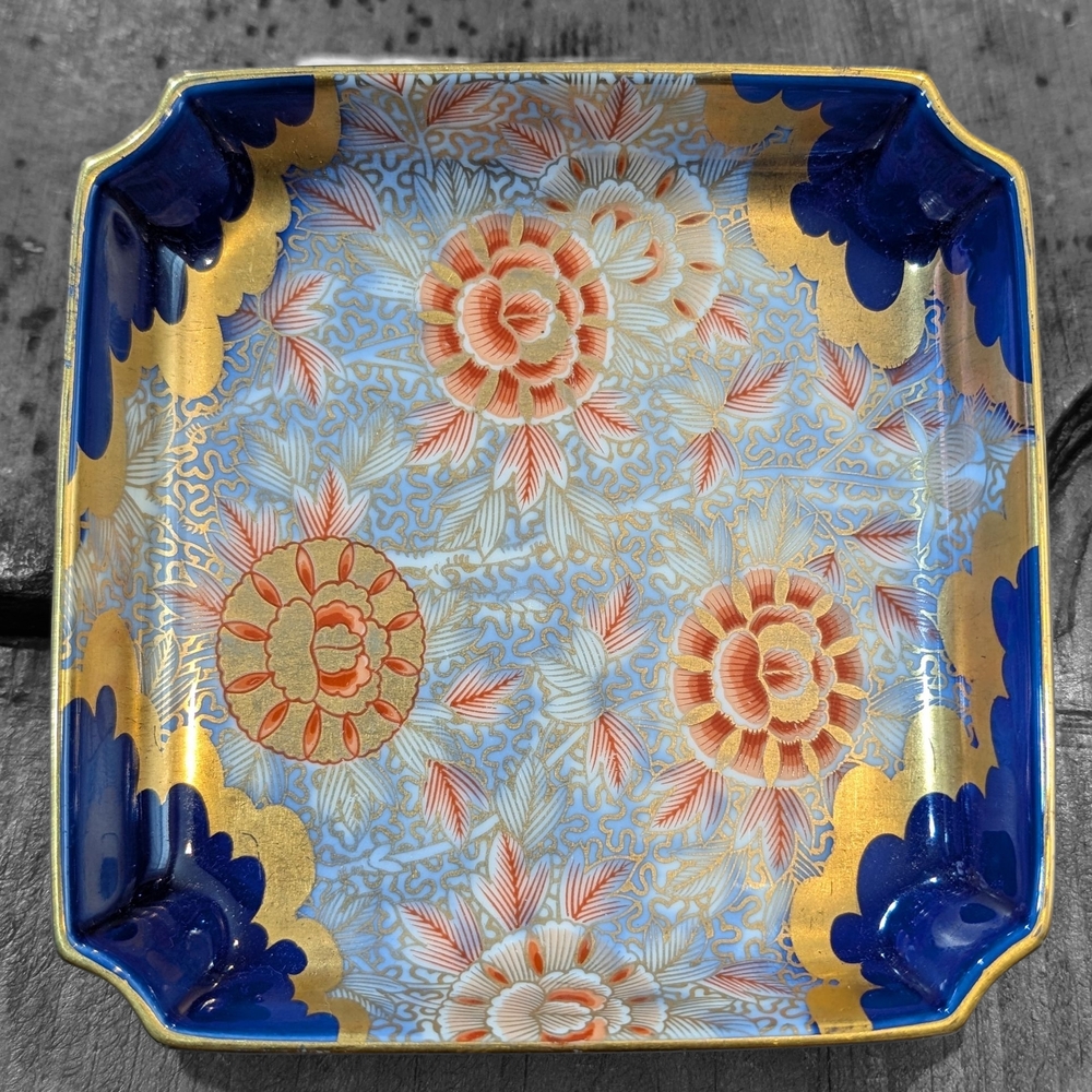 Elegant Floral Square Plate
